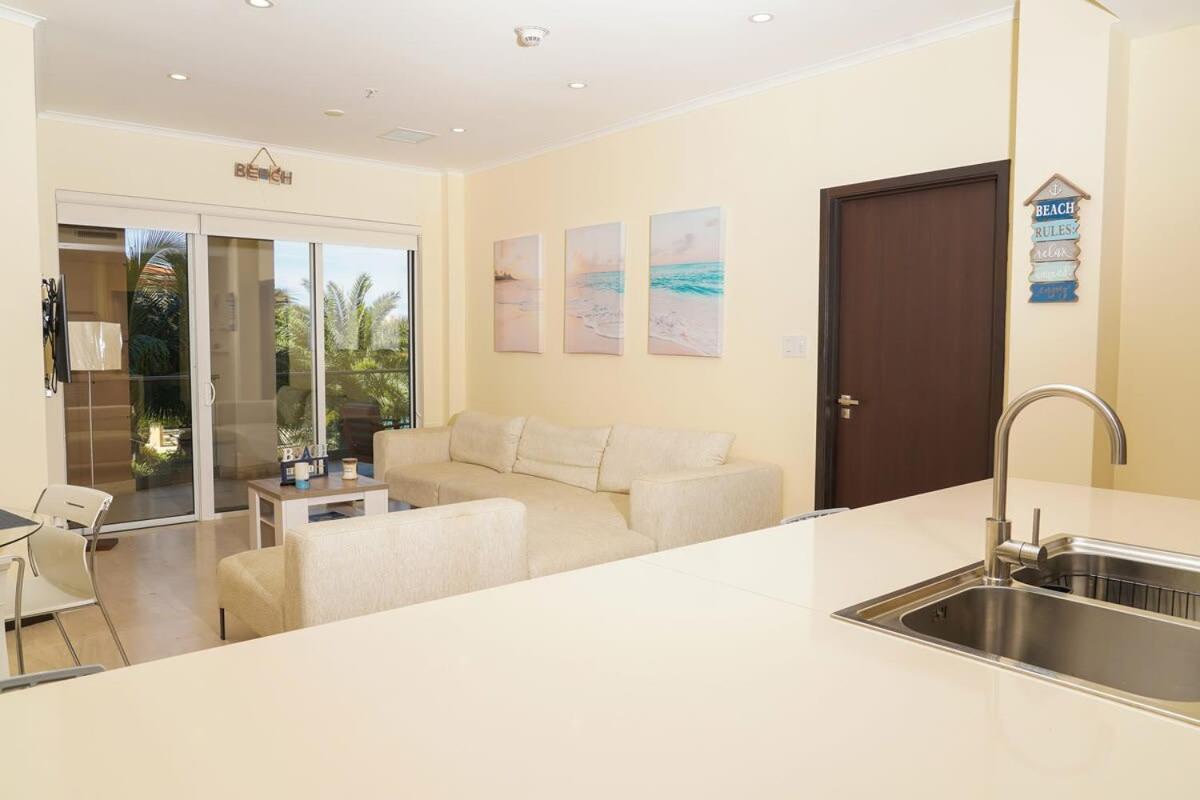 Beautiful Apartment In Eagle Beach Levent Palm Beach Buitenkant foto
