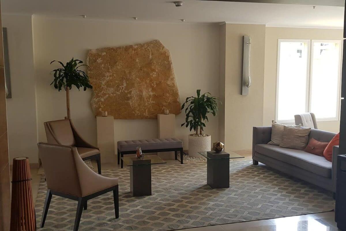 Beautiful Apartment In Eagle Beach Levent Palm Beach Buitenkant foto